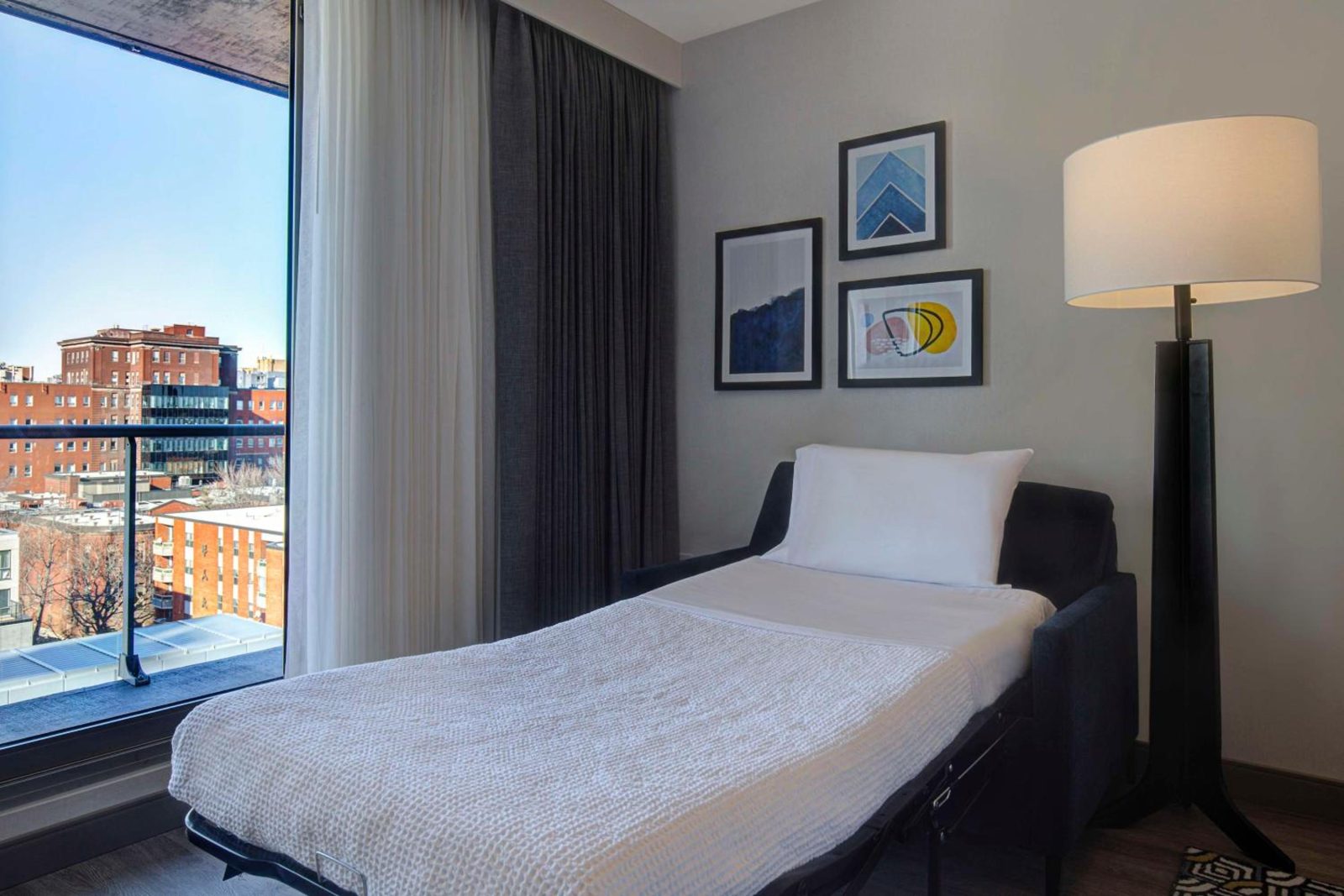 Hampton Inn Montreal Downtown, Qc — photo 3