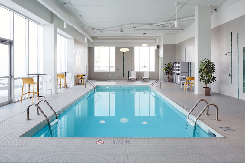 Holiday Inn & Suites Montreal Airport by IHG — photo 4